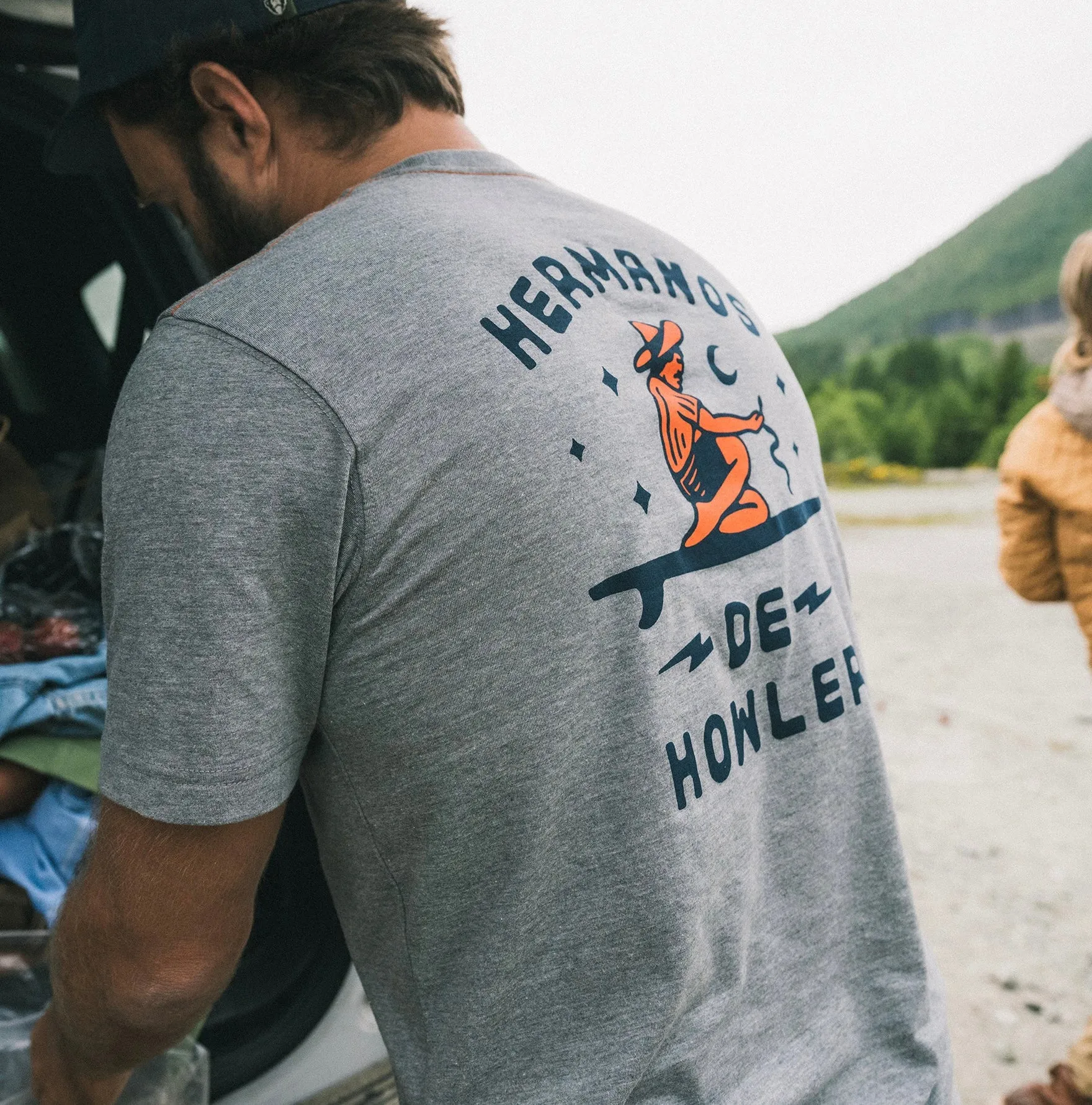 Ocean Offerings T-Shirt - Grey Heather